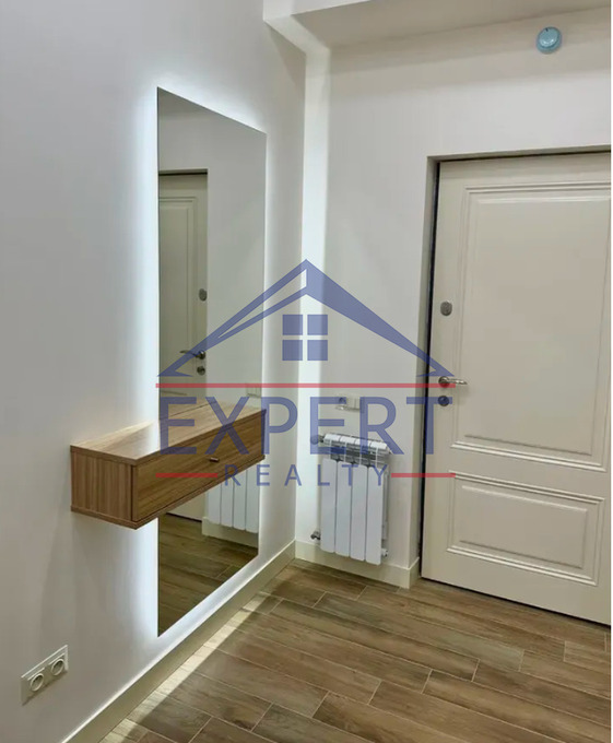 ԿԵՆՏՐՈՆ, ՊԱՐՈՆՅԱՆ ՓՈՂՈՑ, 3 ՍԵՆՅԱԿ