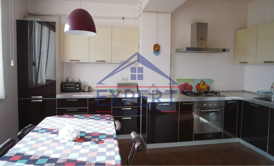 ԿԵՆՏՐՈՆ, ՄՈՍԿՈՎՅԱՆ ՓՈՂՈՑ, 3 ՍԵՆՅԱԿ