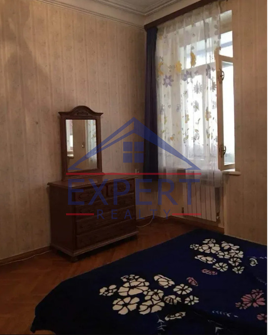 ԿԵՆՏՐՈՆ, ԽԱՆՋՅԱՆ ՓՈՂՈՑ, 3 ՍԵՆՅԱԿ