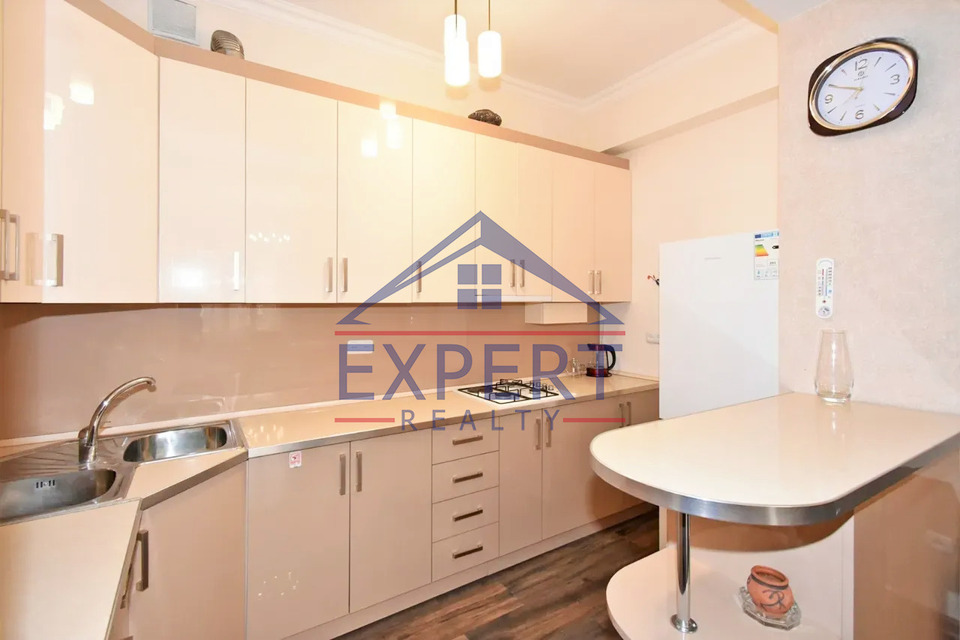 ԿԵՆՏՐՈՆ, ԵԿՄԱԼՅԱՆ ՓՈՂՈՑ, 2 ՍԵՆՅԱԿ