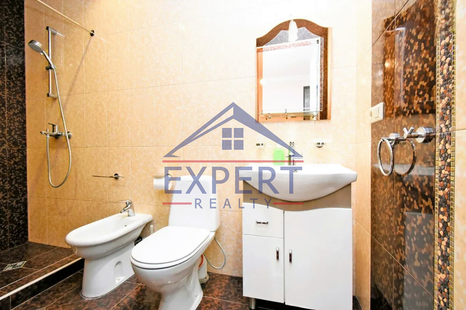 ԿԵՆՏՐՈՆ, ՎԱՐԴԱՆԱՆՑ ՓՈՂՈՑ, 3 ՍԵՆՅԱԿ