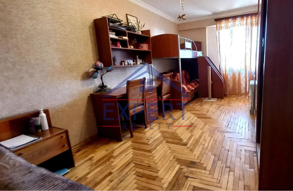 ԱՐԱԲԿԻՐ, ՀԱԿՈԲ  ՀԱԿՈԲՅԱՆ , 3 ՍԵՆՅԱԿ