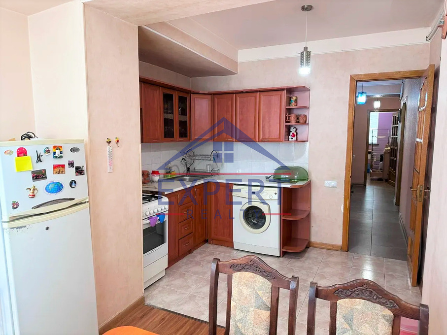 ՔԱՆԱՔԵՌ ԶԵՅԹՈՒՆ, ԱՎԵՏԻՍ ԱՀԱՐՈՆՅԱՆ ՓՈՂՈՑ, 3 ՍԵՆՅԱԿ