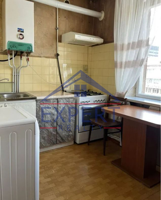 ԱՐԱԲԿԻՐ, ԿՈՄԻՏԱՍԻ ՊՈՂՈՏԱ, 3 ՍԵՆՅԱԿ