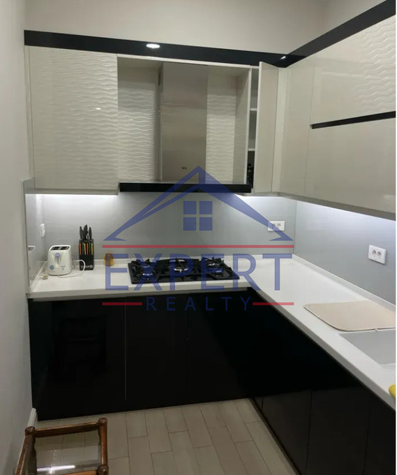 ԿԵՆՏՐՈՆ, ՄԱՇՏՈՑԻ ՊՈՂՈՏԱ, 3 ՍԵՆՅԱԿ