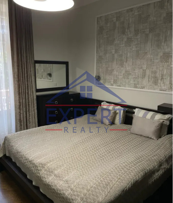 ԿԵՆՏՐՈՆ, ՄԱՇՏՈՑԻ ՊՈՂՈՏԱ, 3 ՍԵՆՅԱԿ