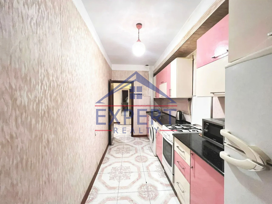 ԿԵՆՏՐՈՆ, ՆԱԼԲԱՆԴՅԱՆ ՓՈՂՈՑ, 4 ՍԵՆՅԱԿ