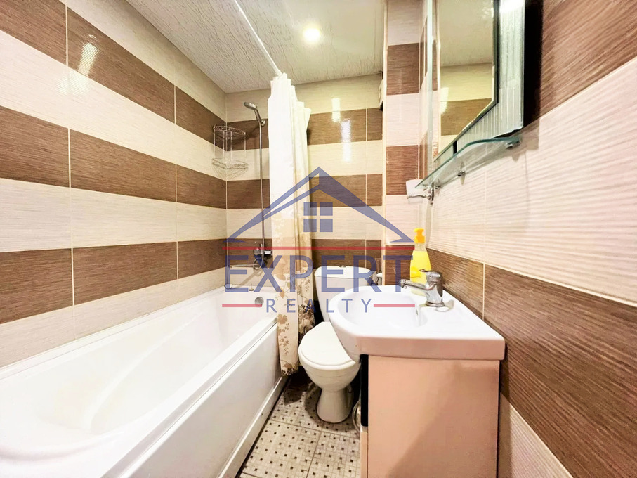 ԿԵՆՏՐՈՆ, ՆԱԼԲԱՆԴՅԱՆ ՓՈՂՈՑ, 4 ՍԵՆՅԱԿ