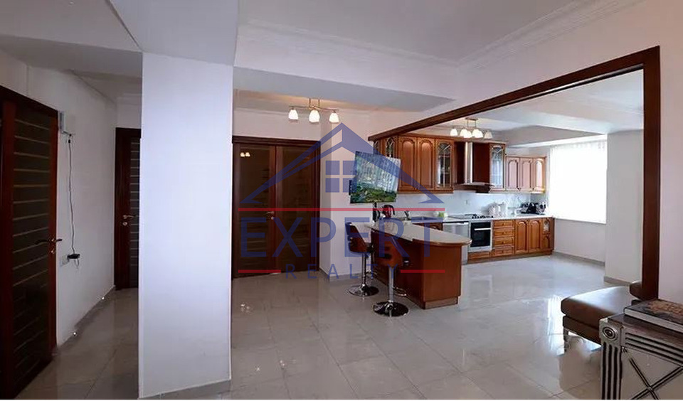 ԱՋԱՓՆՅԱԿ, ՆԱԶԱՐԲԵԿՅԱՆ ԹԱՂԱՄԱՍ, 4 ՍԵՆՅԱԿ