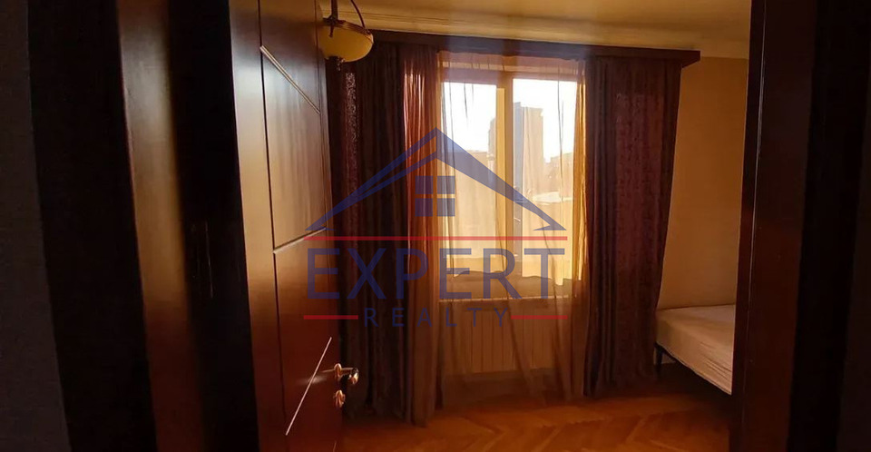 ԿԵՆՏՐՈՆ, ՄԱՇՏՈՑԻ ՊՈՂՈՏԱ , 3 ՍԵՆՅԱԿ