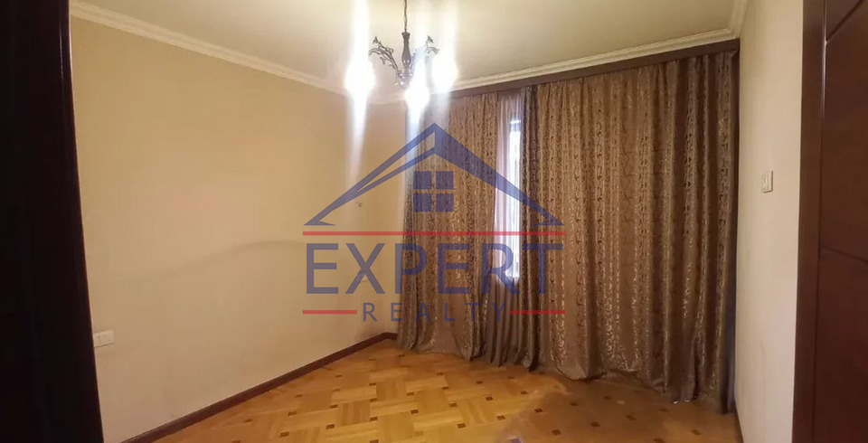 ԿԵՆՏՐՈՆ, ՄԱՇՏՈՑԻ ՊՈՂՈՏԱ , 3 ՍԵՆՅԱԿ