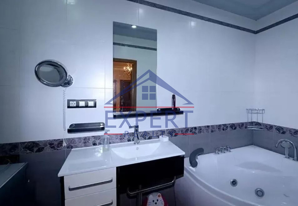 ԿԵՆՏՐՈՆ, ՄԵՍՐՈՊ ՄԱՇՏՈՑ  3 ՍԵՆՅԱԿ