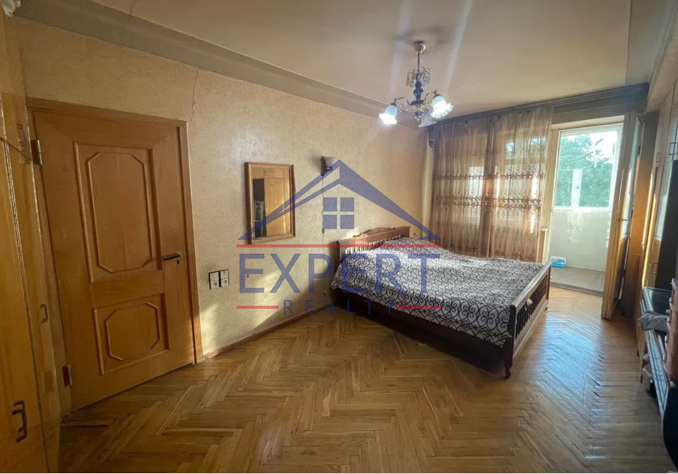 ԱՐԱԲԿԻՐ, ՎԻԿՏՈՐ ՀԱՄԲԱՐՑՈՒՄՅԱՆ  3 ՍԵՆՅԱԿ