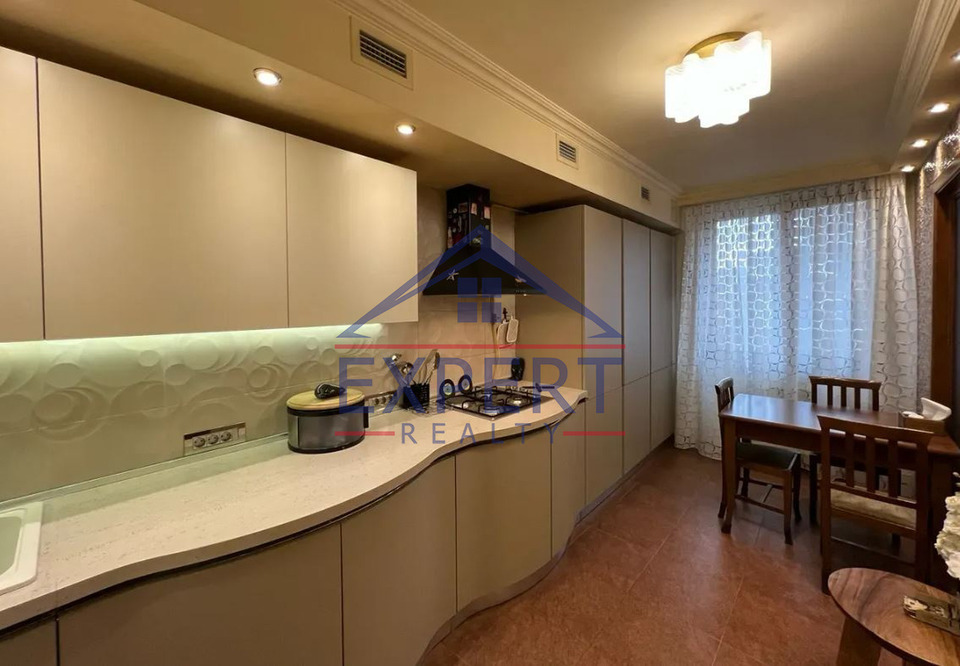 ԿԵՆՏՐՈՆ,ԿՈՂԲԱՑԻ ՓՈՂՈՑ  3 ՍԵՆՅԱԿ