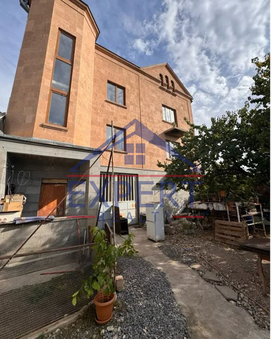 ԿԵՆՏՐՈՆ, ՍՈՍ ՍԱՐԳՍՅԱՆ ՓՈՂՈՑ  8 ՍԵՆՅԱԿ