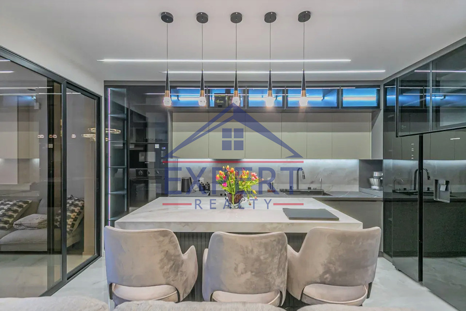 ԱՐԱԲԿԻՐ, ՎԻԿՏՈՐ ՀԱՄԲԱՐՁՈՒՄՅԱՆ, 3 ՍԵՆՅԱԿ