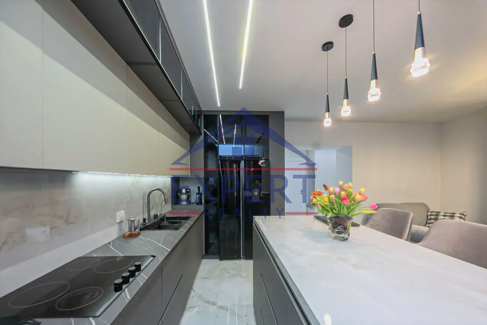 ԱՐԱԲԿԻՐ, ՎԻԿՏՈՐ ՀԱՄԲԱՐՁՈՒՄՅԱՆ, 3 ՍԵՆՅԱԿ