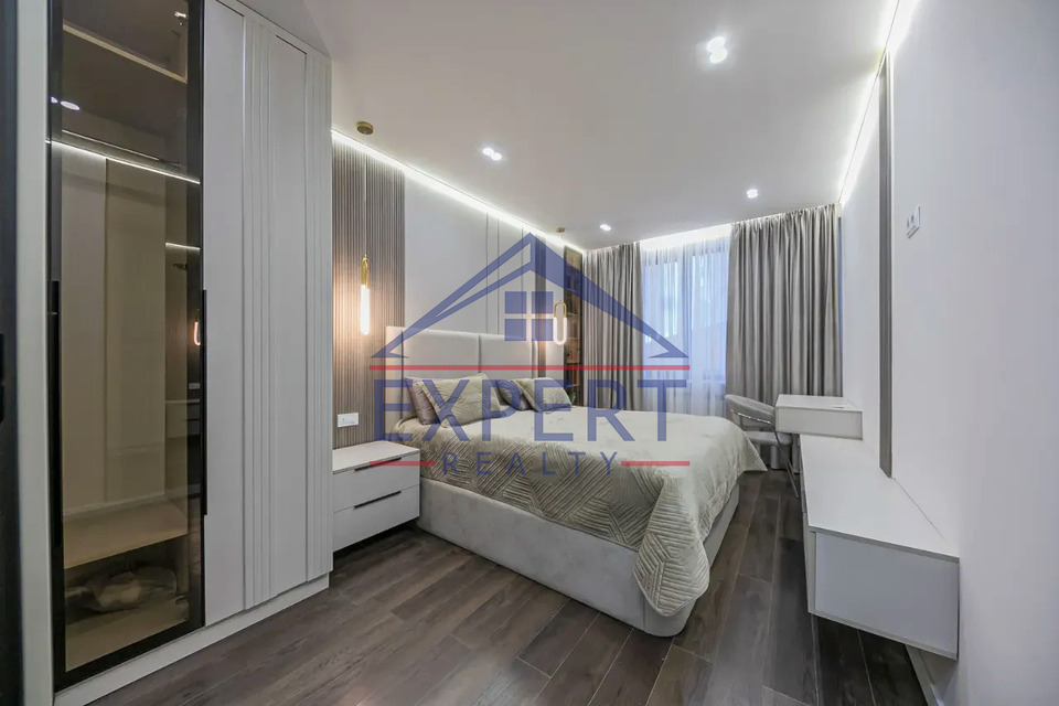 ԱՐԱԲԿԻՐ, ՎԻԿՏՈՐ ՀԱՄԲԱՐՁՈՒՄՅԱՆ, 3 ՍԵՆՅԱԿ