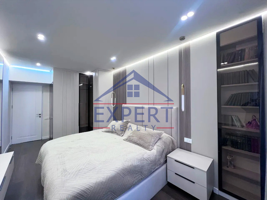 ԱՐԱԲԿԻՐ, ՎԻԿՏՈՐ ՀԱՄԲԱՐՁՈՒՄՅԱՆ, 3 ՍԵՆՅԱԿ