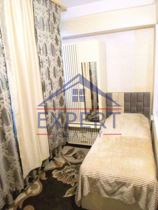 ԿԵՆՏՐՈՆ, ՆԱԼԲԱՆԴՅԱՆ ՓՈՂՈՑ, 4 ՍԵՆՅԱԿ