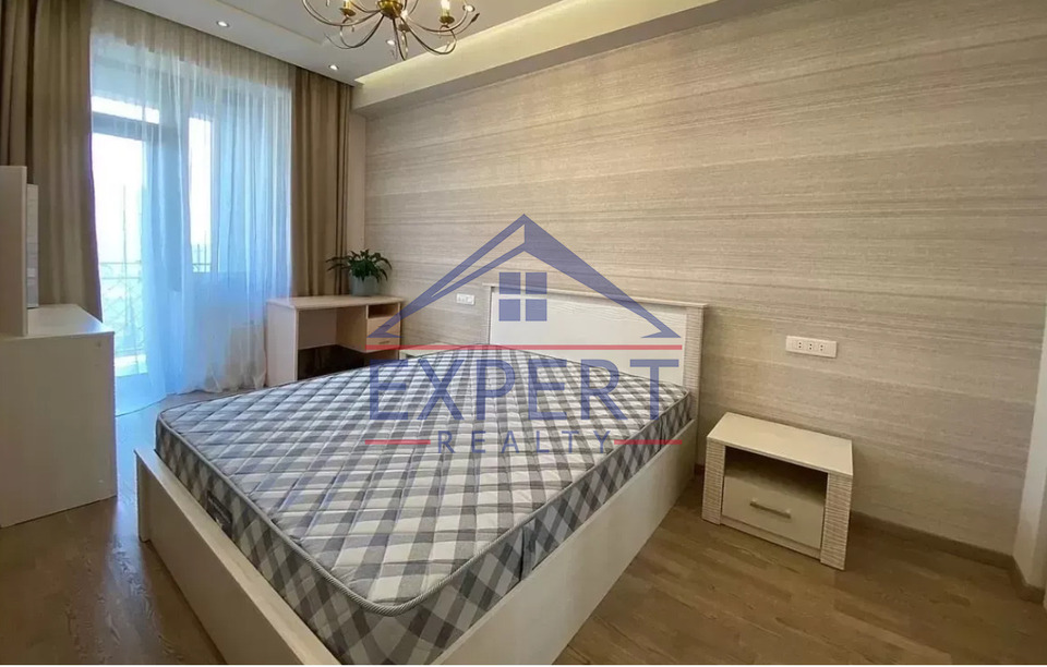 ԿԵՆՏՐՈՆ, ԲՈՒԶԱՆԴ ՓՈՂՈՑ, 2 ՍԵՆՅԱԿ