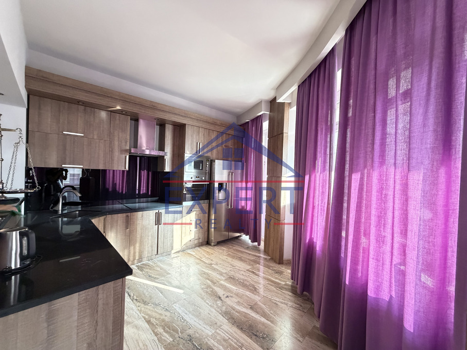 ԿԵՆՏՐՈՆ, ՀՅՈՒՍԻՍԱՅԻՆ ՊՈՂՈՏԱ, 4 ՍԵՆՅԱԿ