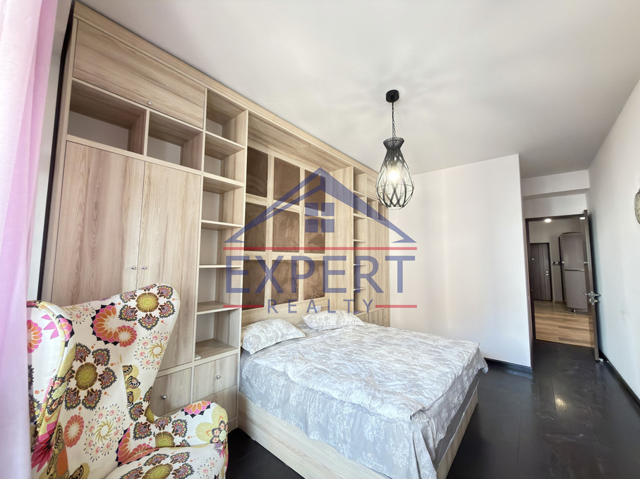 ԿԵՆՏՐՈՆ, ՀՅՈՒՍԻՍԱՅԻՆ ՊՈՂՈՏԱ, 4 ՍԵՆՅԱԿ