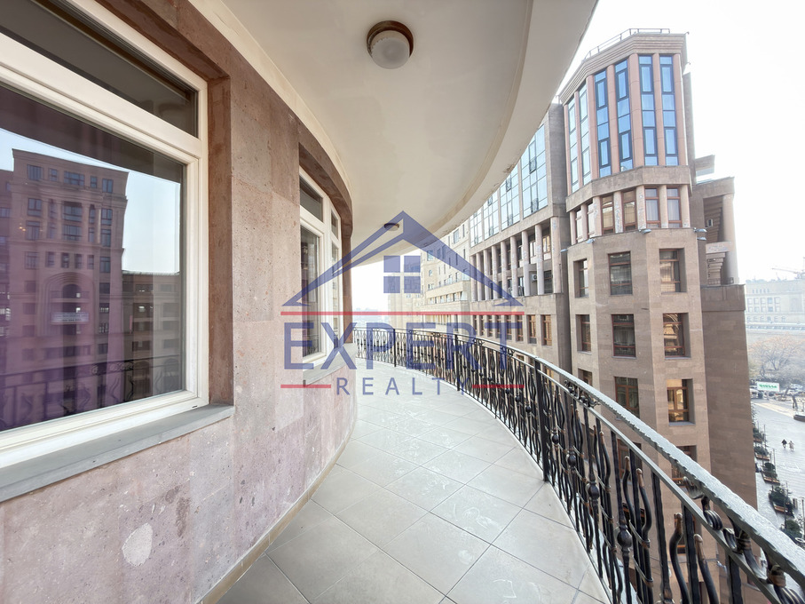 ԿԵՆՏՐՈՆ, ՀՅՈՒՍԻՍԱՅԻՆ ՊՈՂՈՏԱ, 4 ՍԵՆՅԱԿ