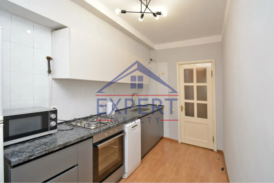 ԿԵՆՏՐՈՆ, ՍԱՅԱԹ-ՆՈՎԱ ՊՈՂՈՏԱ, 3 ՍԵՆՅԱԿ