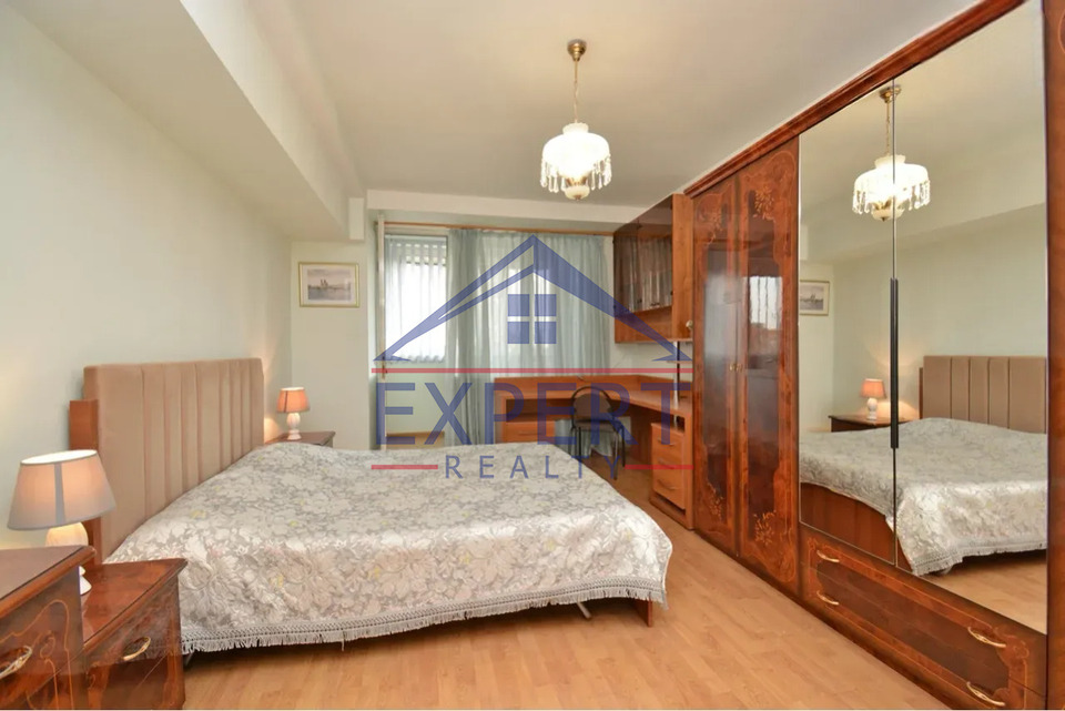 ԿԵՆՏՐՈՆ, ՍԱՅԱԹ-ՆՈՎԱ ՊՈՂՈՏԱ, 3 ՍԵՆՅԱԿ