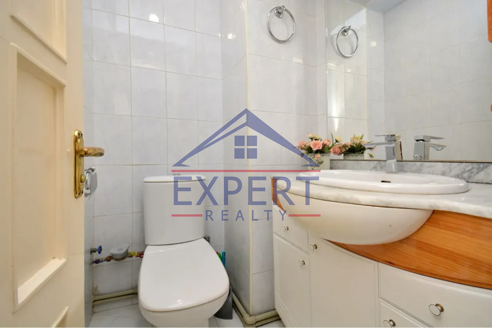 ԿԵՆՏՐՈՆ, ՍԱՅԱԹ-ՆՈՎԱ ՊՈՂՈՏԱ, 3 ՍԵՆՅԱԿ