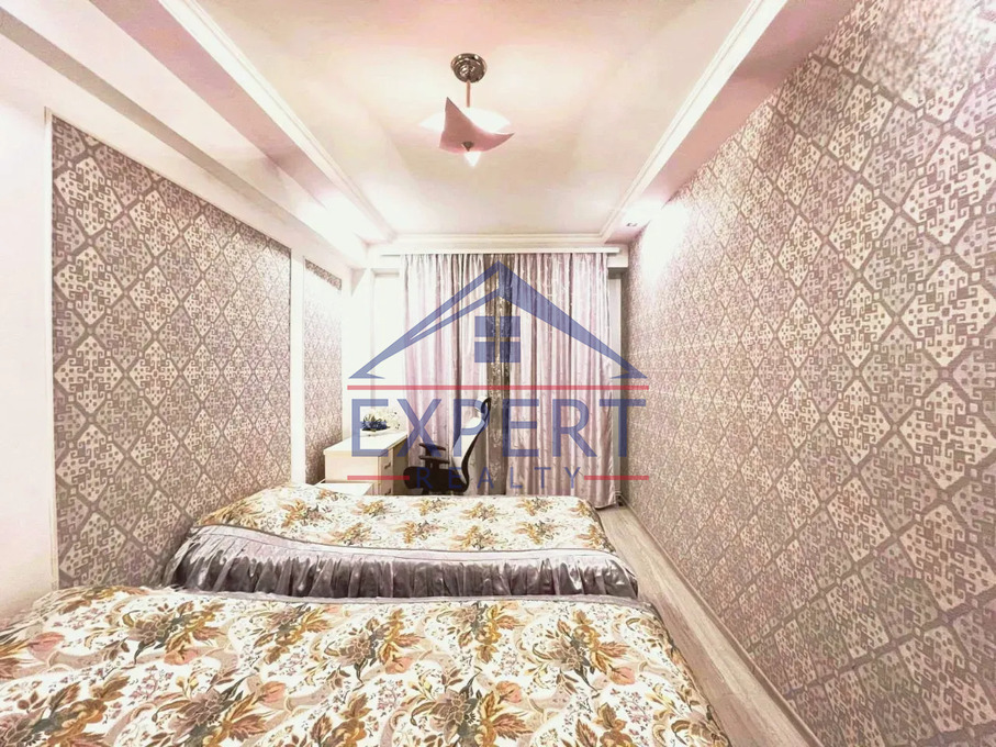 ԿԵՆՏՐՈՆ, ՆԱԼԲԱՆԴՅԱՆ ՓՈՂՈՑ, 4 ՍԵՆՅԱԿ