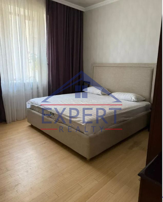 ԿԵՆՏՐՈՆ, ԱՐԳԻՇՏԻ ՓՈՂՈՑ, 3 ՍԵՆՅԱԿ