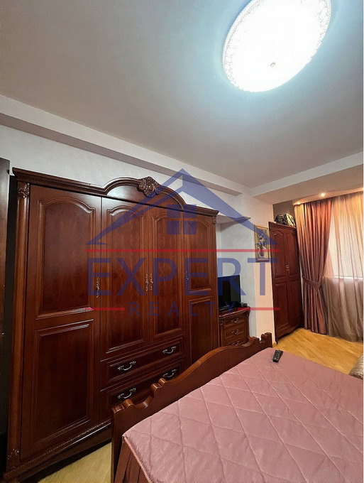 ԿԵՆՏՐՈՆ, ՍԱՅԱԹ ՆՈՎԱ ՓՈՂՈՑ, 3 ՍԵՆՅԱԿ