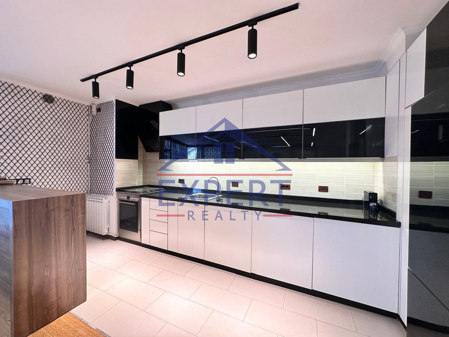 ԿԵՆՏՐՈՆ, ՎԱԶԳԵՆ ՍԱՐԳՍՅԱՆ ՓՈՂՈՑ, 3 ՍԵՆՅԱԿ