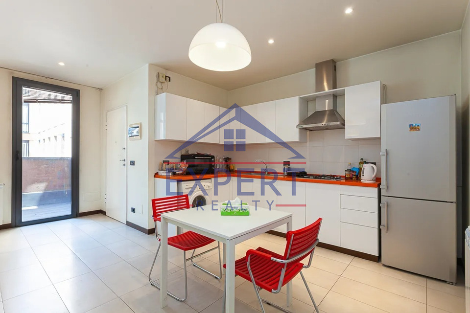 ԿԵՆՏՐՈՆ, ՎԱԶԳԵՆ ՍԱՐԳՍՅԱՆ ՓՈՂՈՑ, 3 ՍԵՆՅԱԿ