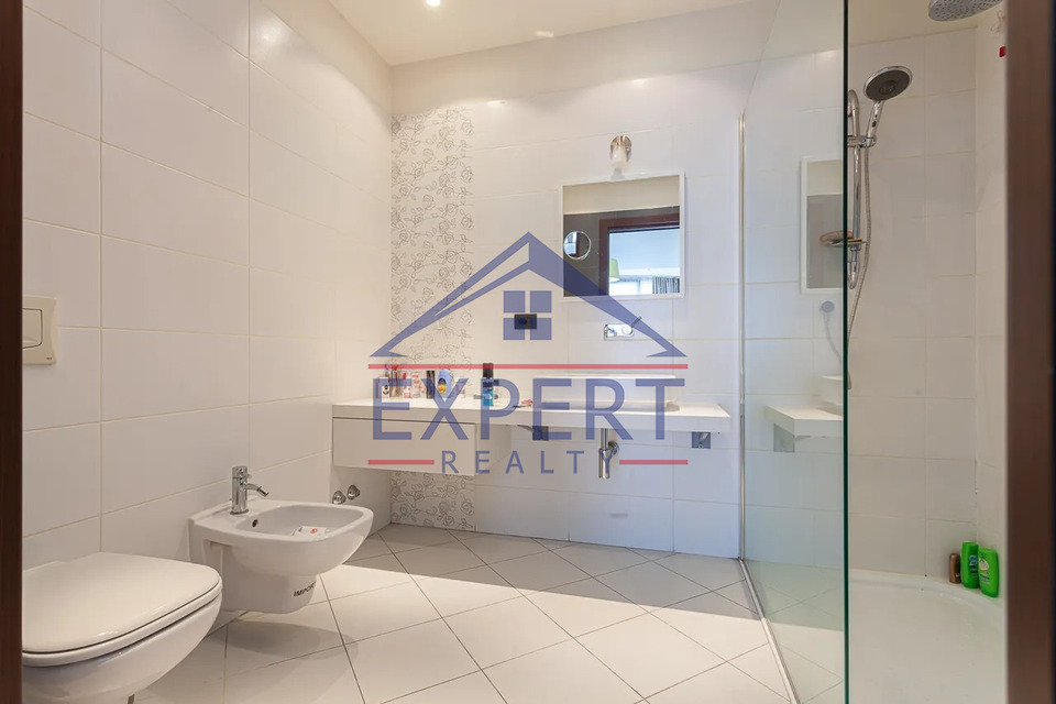 ԿԵՆՏՐՈՆ, ՎԱԶԳԵՆ ՍԱՐԳՍՅԱՆ ՓՈՂՈՑ, 3 ՍԵՆՅԱԿ