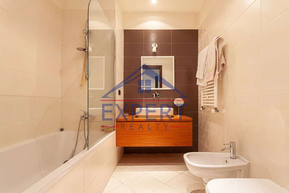 ԿԵՆՏՐՈՆ, ՎԱԶԳԵՆ ՍԱՐԳՍՅԱՆ ՓՈՂՈՑ, 3 ՍԵՆՅԱԿ