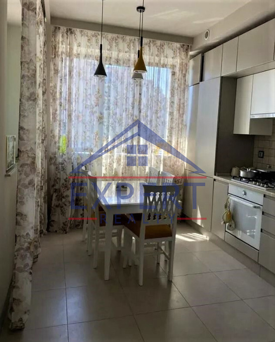 ԴԱՎԹԱՇԵՆ, ՏԻԳՐԱՆ ՊԵՏՐՈՍՅԱՆ ՓՈՂՈՑ, 5 ՍԵՆՅԱԿ