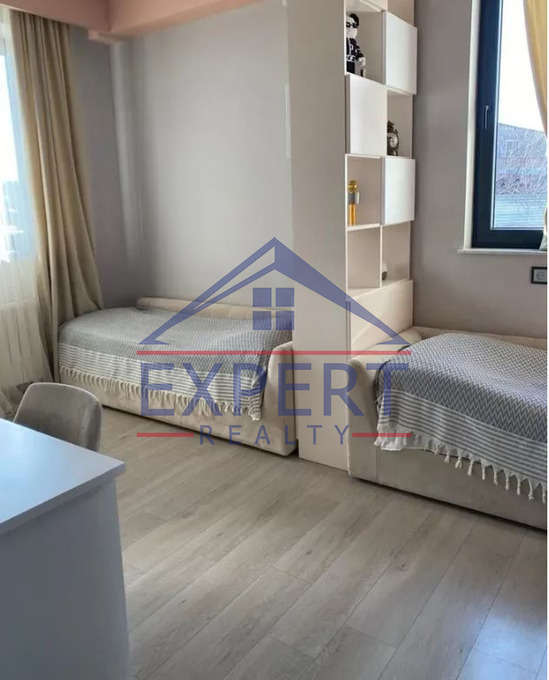 ԴԱՎԹԱՇԵՆ, ՏԻԳՐԱՆ ՊԵՏՐՈՍՅԱՆ ՓՈՂՈՑ, 5 ՍԵՆՅԱԿ