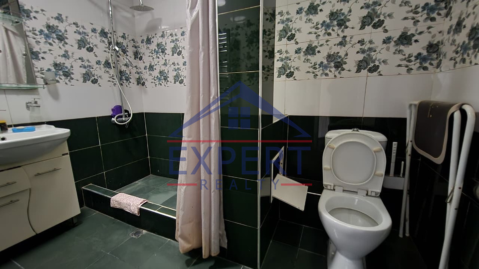 ՔԱՆԱՔԵՌ ԶԵՅԹՈՒՆ, ՌԱՅՆԻՍԻ ՓՈՂՈՑ 1 ՍԵՆՅԱԿ