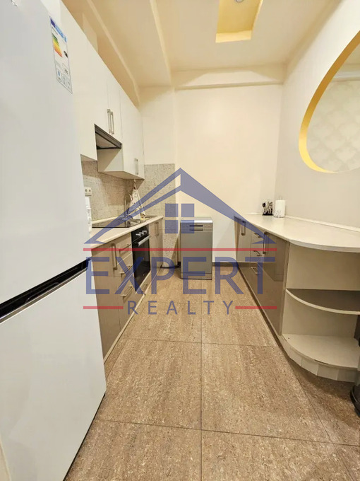 ԿԵՆՏՐՈՆ, ՊՈՒՇԿԻՆԻ ՓՈՂՈՑ, 3 ՍԵՆՅԱԿ