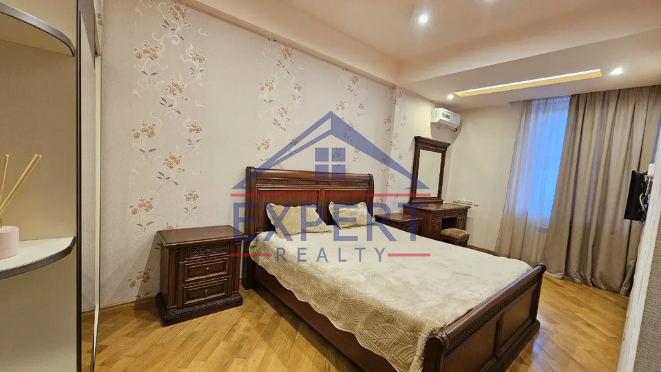 ԿԵՆՏՐՈՆ, ՊՈՒՇԿԻՆԻ ՓՈՂՈՑ, 3 ՍԵՆՅԱԿ