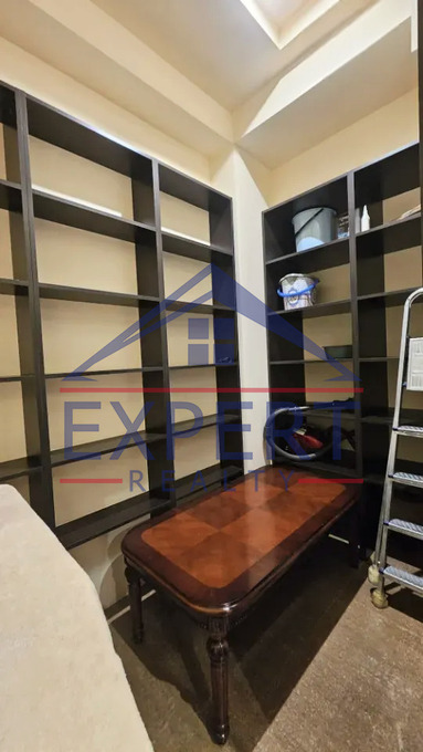 ԿԵՆՏՐՈՆ, ՊՈՒՇԿԻՆԻ ՓՈՂՈՑ, 3 ՍԵՆՅԱԿ