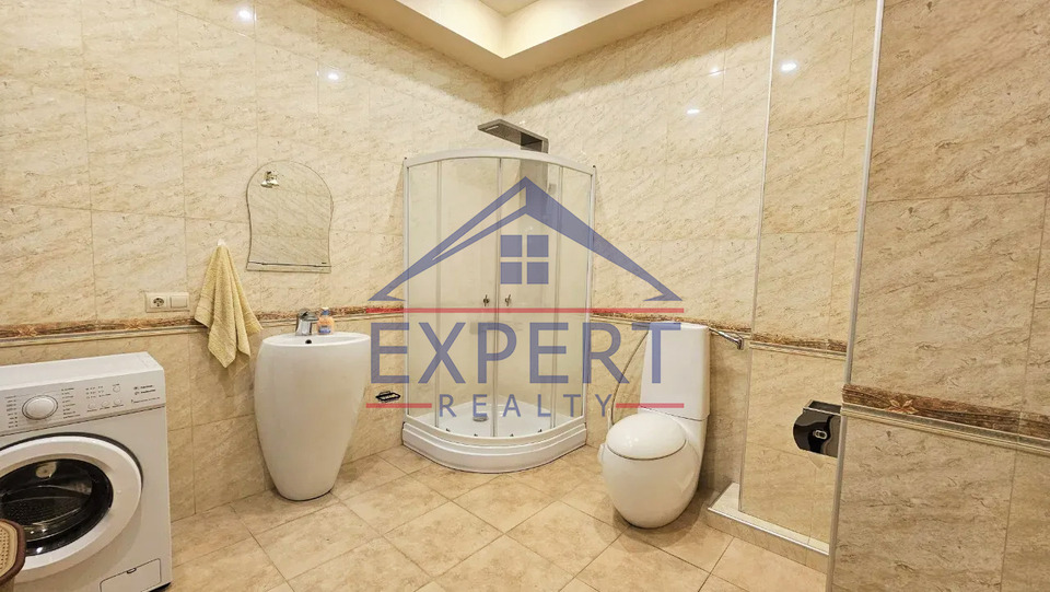 ԿԵՆՏՐՈՆ, ՊՈՒՇԿԻՆԻ ՓՈՂՈՑ, 3 ՍԵՆՅԱԿ