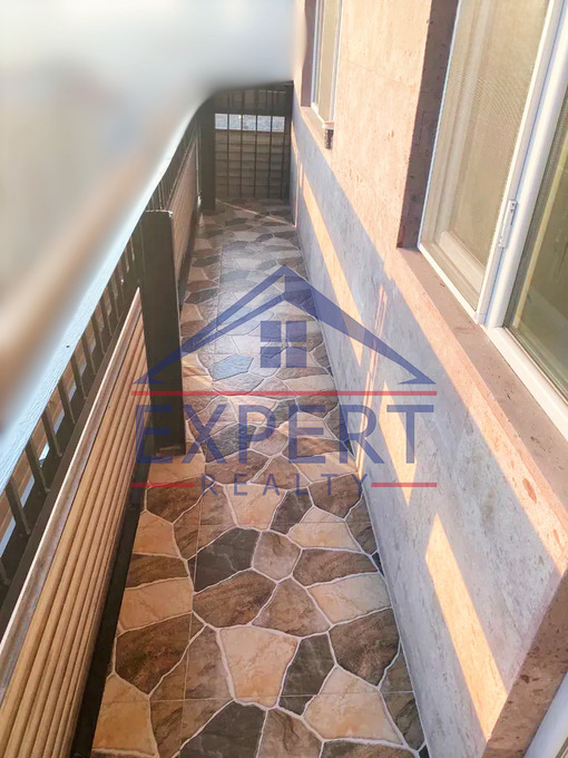 ԿԵՆՏՐՈՆ, ՏԻԳՐԱՆ ՄԵԾԻ ՊՈՂՈՏԱ, 3 ՍԵՆՅԱԿ