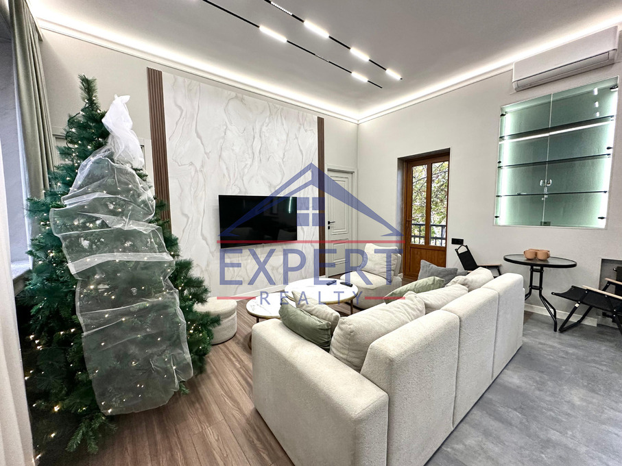 ԿԵՆՏՐՈՆ, ՄԱՇՏՈՑԻ ՊՈՂՈՏԱ, 3 ՍԵՆՅԱԿ