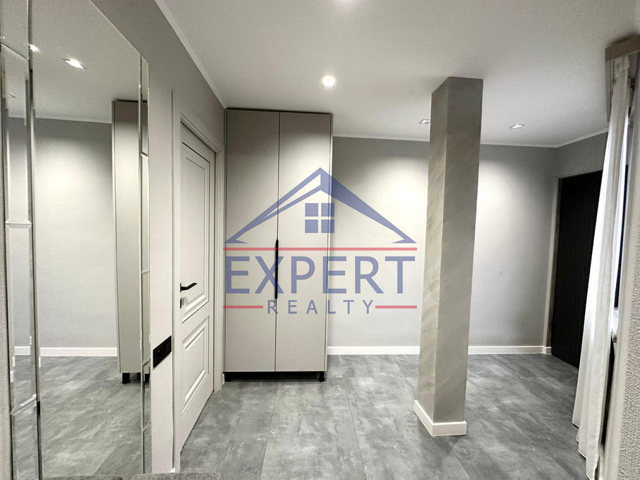 ԿԵՆՏՐՈՆ, ՄԱՇՏՈՑԻ ՊՈՂՈՏԱ, 3 ՍԵՆՅԱԿ