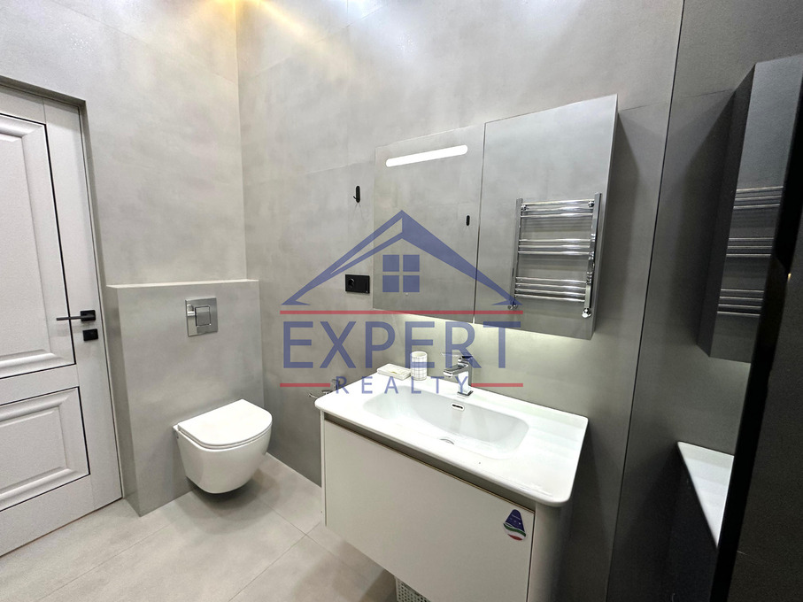 ԿԵՆՏՐՈՆ, ՄԱՇՏՈՑԻ ՊՈՂՈՏԱ, 3 ՍԵՆՅԱԿ