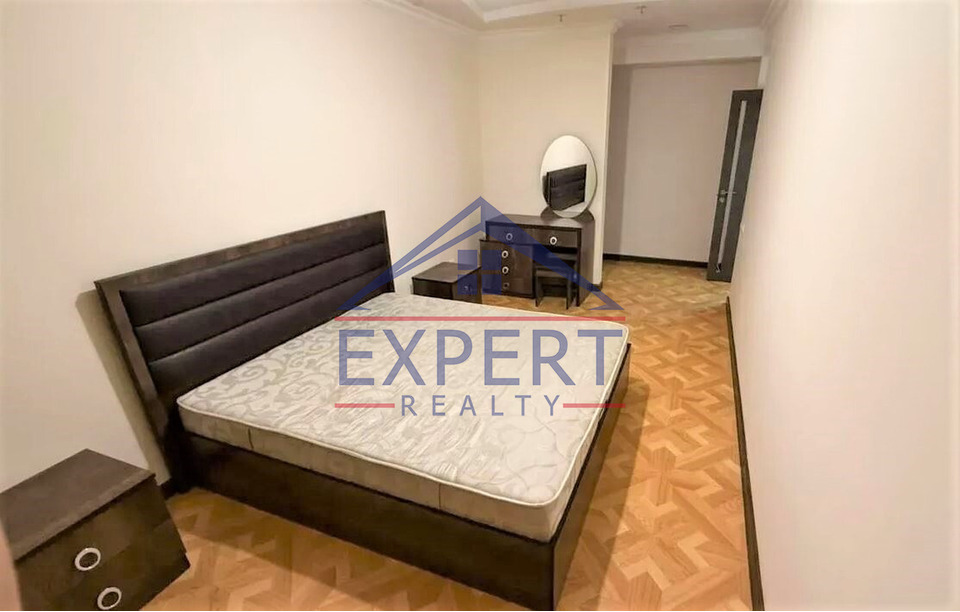 ԱՐԱԲԿԻՐ, ՎԻԿՏՈՐ ՀԱՄԲԱՐՁՈՒՄՅԱՆ, 3 ՍԵՆՅԱԿ